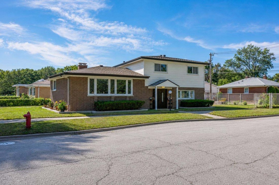 House in Skokie, Illinois, United States 1 - 18552628