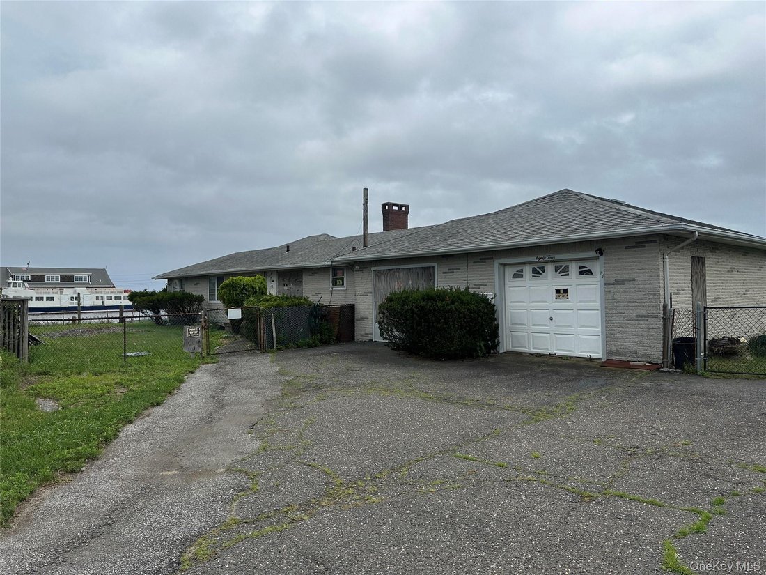 Casa a East Patchogue, New York, Stati Uniti 2 - 18551176