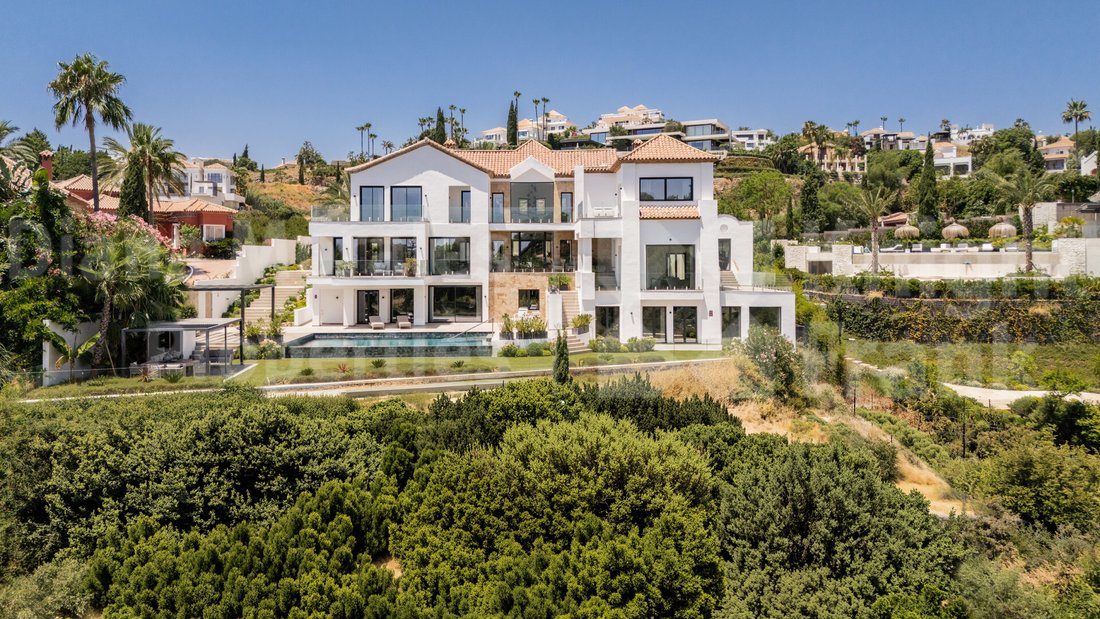 Villa in Cancelada, Estepona, Andalusia 1 - 18549261