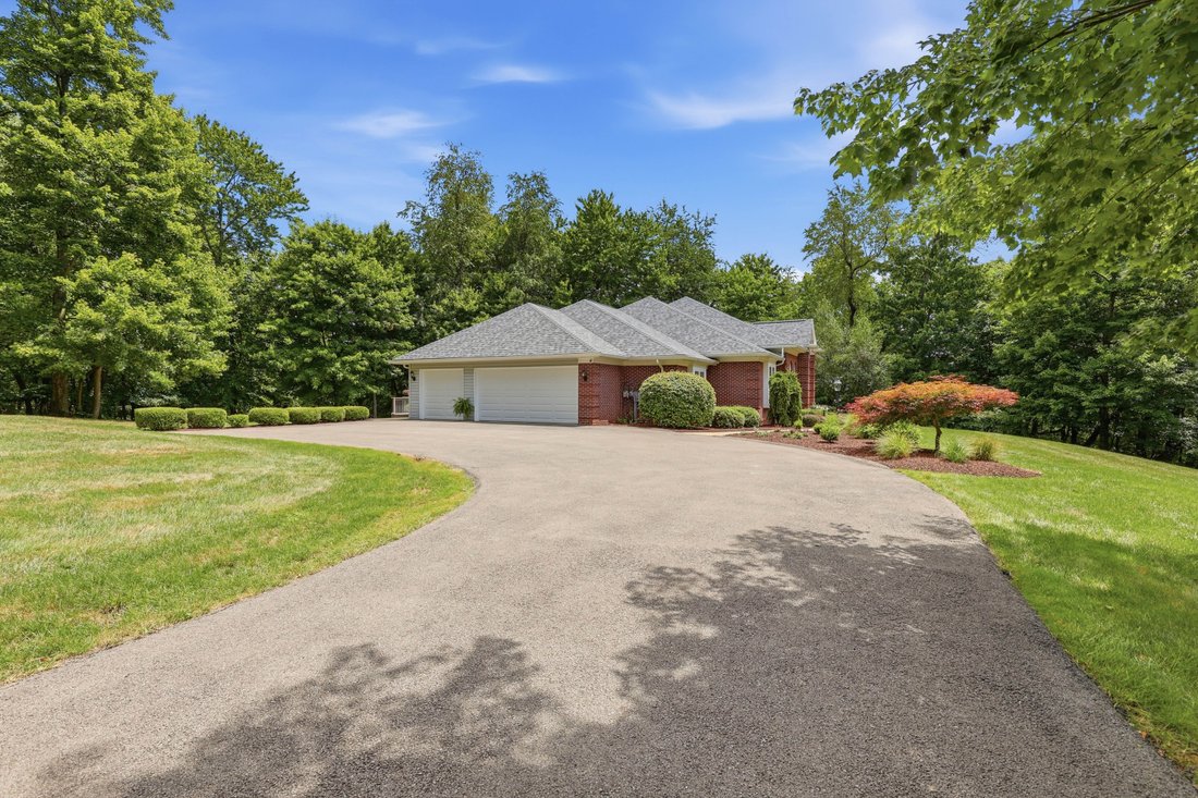 House in Mars, Pennsylvania, United States 3 - 18553239