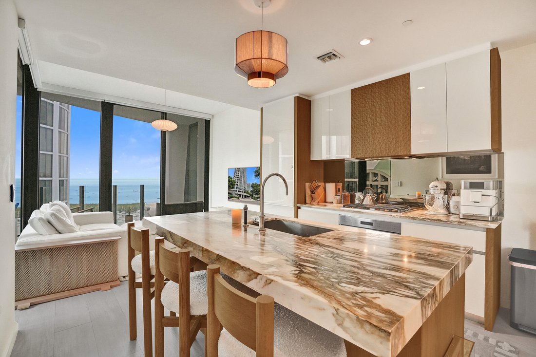Condo in Miami, Florida, United States 1 - 18551823