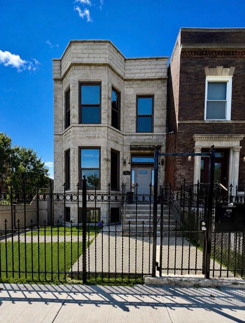 House in Chicago, Illinois, United States 1 - 18543031