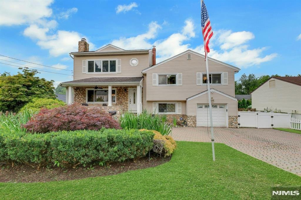 New Milford, New Jersey, United States 1 - 18553077