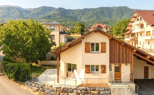 House in Thoiry, Auvergne-Rhône-Alpes, France 1