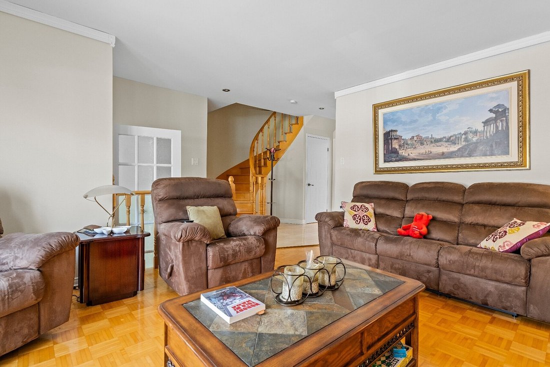House in Montreal, Quebec, Canada 3 - 18549105