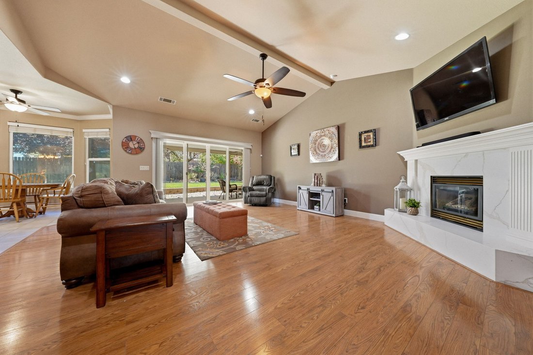 House in Redding, California, United States 5 - 18550051