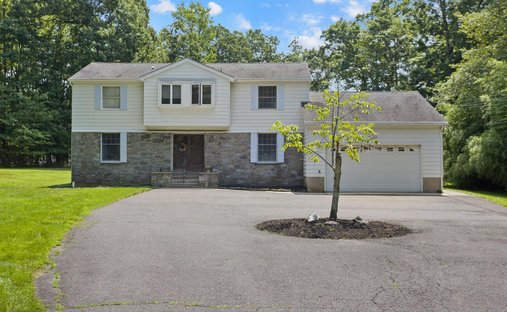 House in Robbinsville Township, New Jersey, United States 1