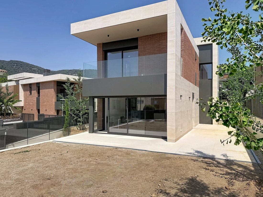 House in Premia de Dalt, Catalonia, Spain 2 - 18553267