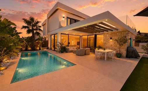 Villa in Orihuela, Valencian Community, Spain 1
