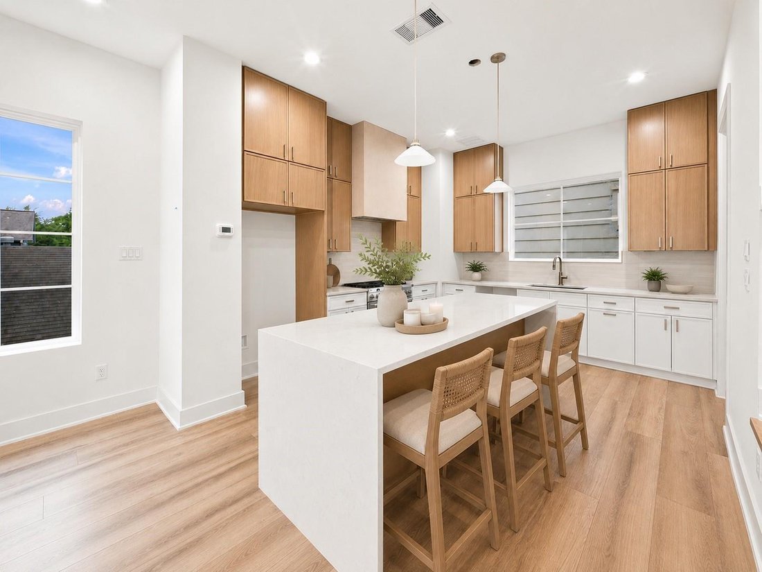 House in Houston, Texas, United States 3 - 18552882