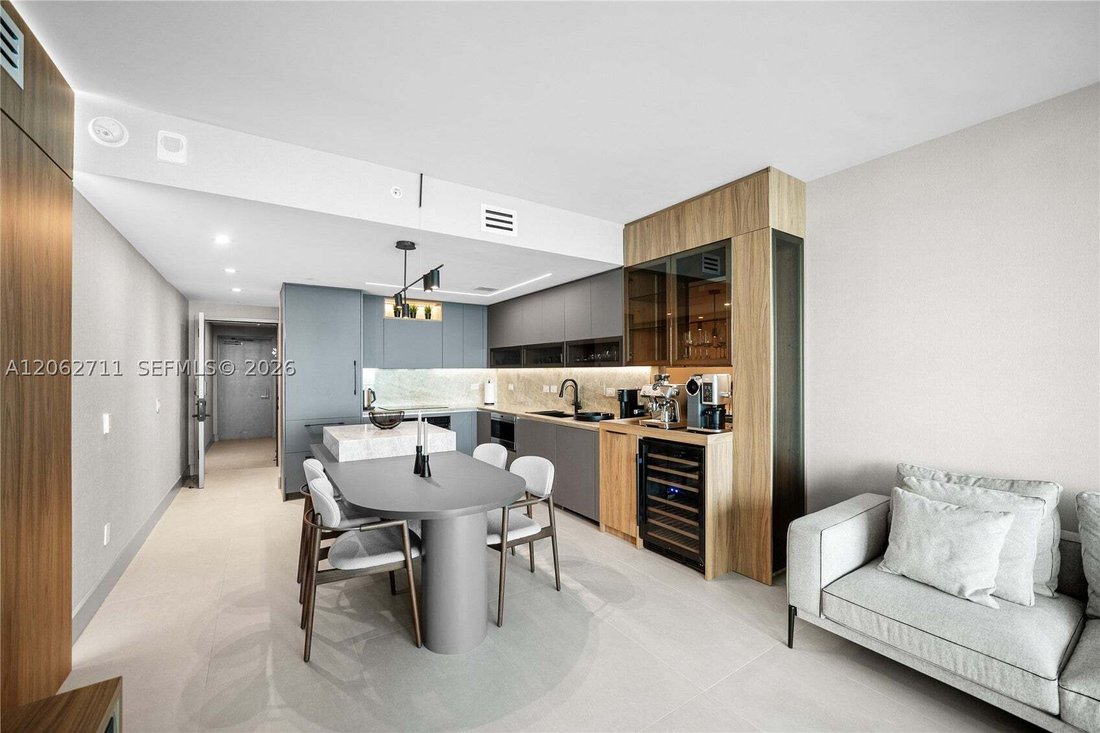 Condo in Miami, Florida, United States 4 - 18551893