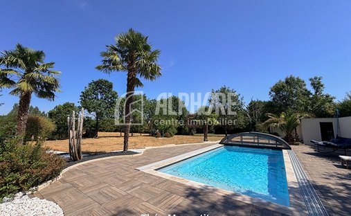 Villa in La Roche-sur-Yon, Pays de la Loire, France 1