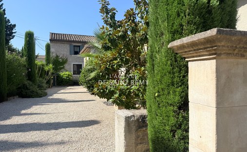Villa in Saint-Rémy-de-Provence, Provence-Alpes-Côte d'Azur, France 1