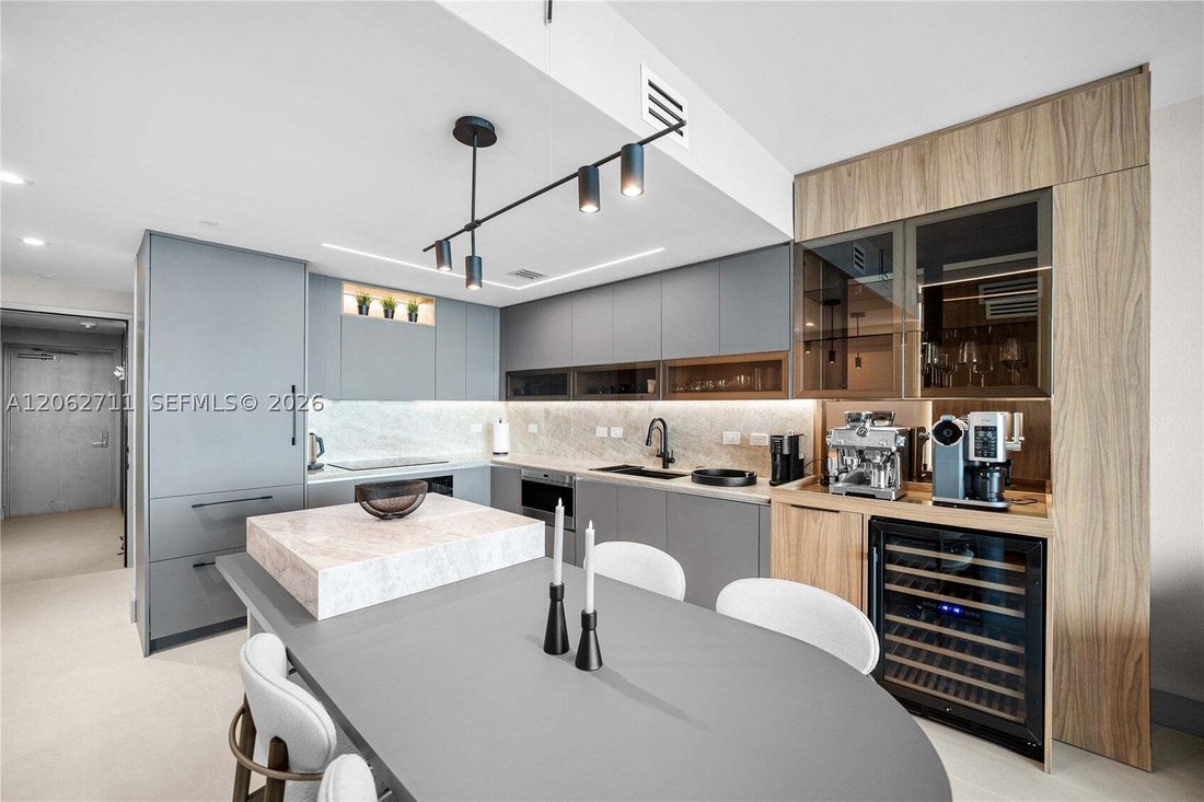Condo in Miami, Florida, United States 3 - 18551893