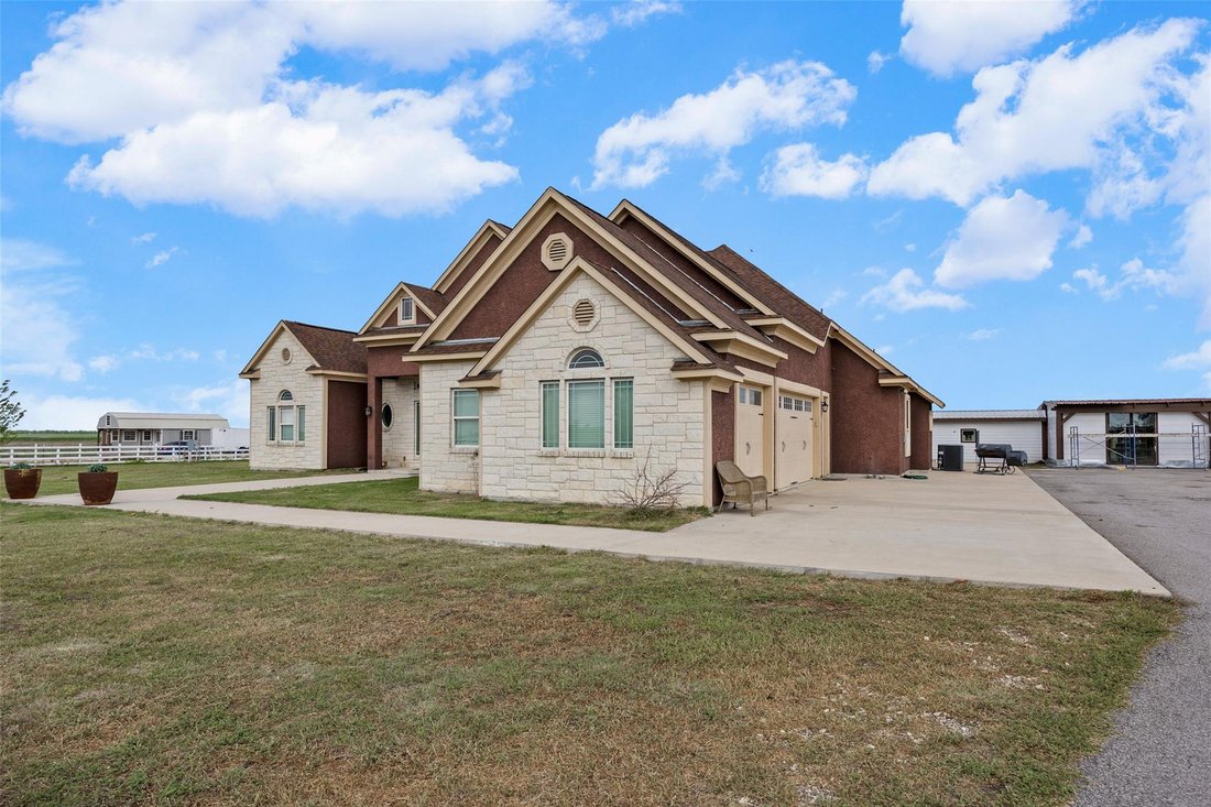 House in Taylor, Texas, United States 3 - 18551731