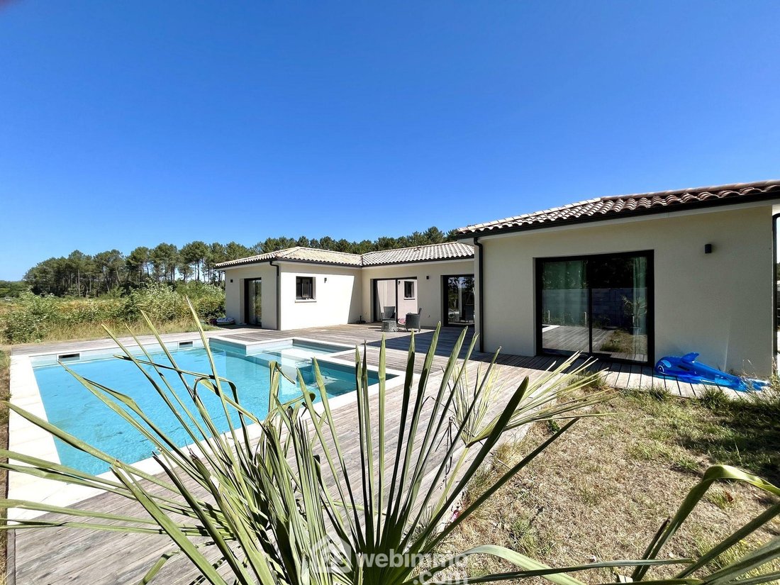 Villa in Sainte-Hélène, Nouvelle-Aquitaine, France 4 - 18549489