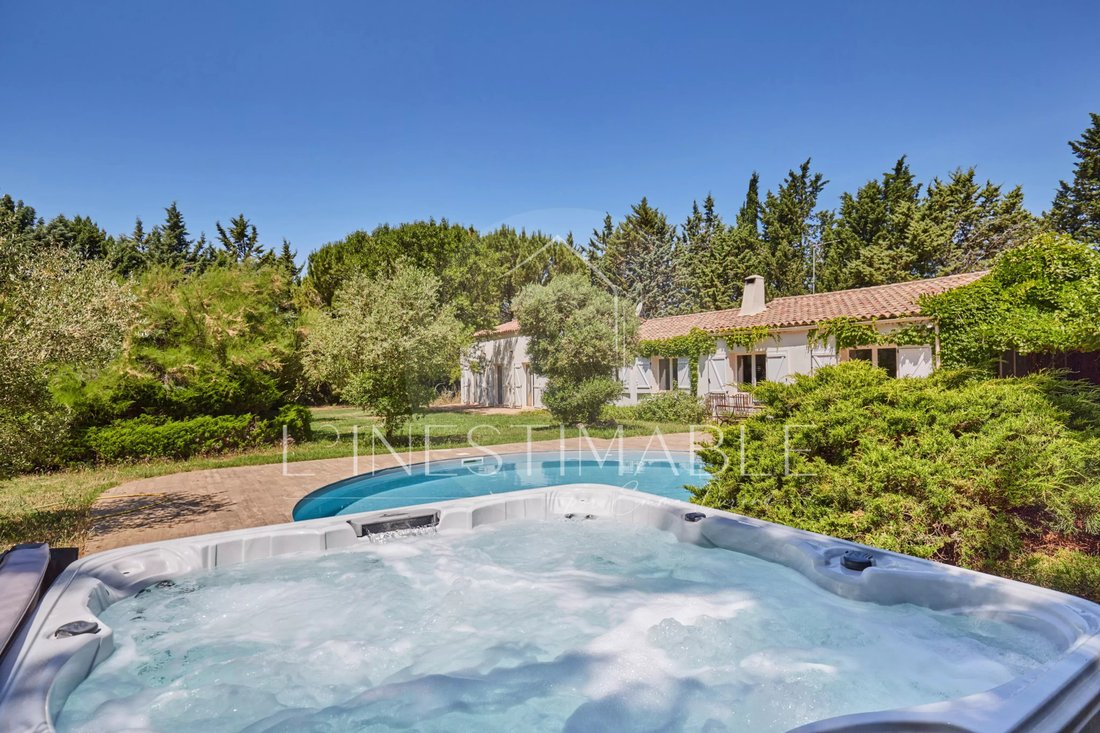 House in Jouques, Provence-Alpes-Côte d'Azur, France 3 - 18549844