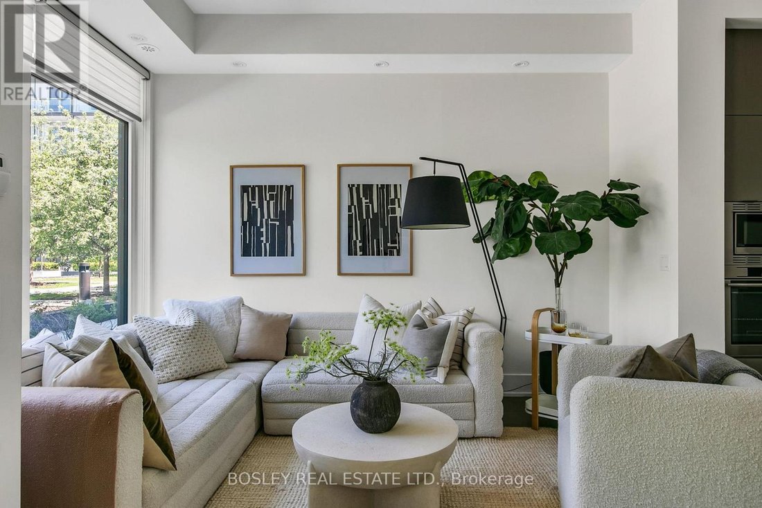 Townhouse in Toronto, Ontario, Canada 4 - 18554048