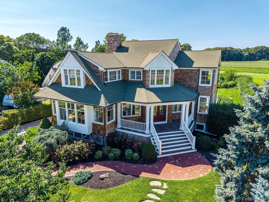 House in Aquebogue, New York, United States 3 - 18553053