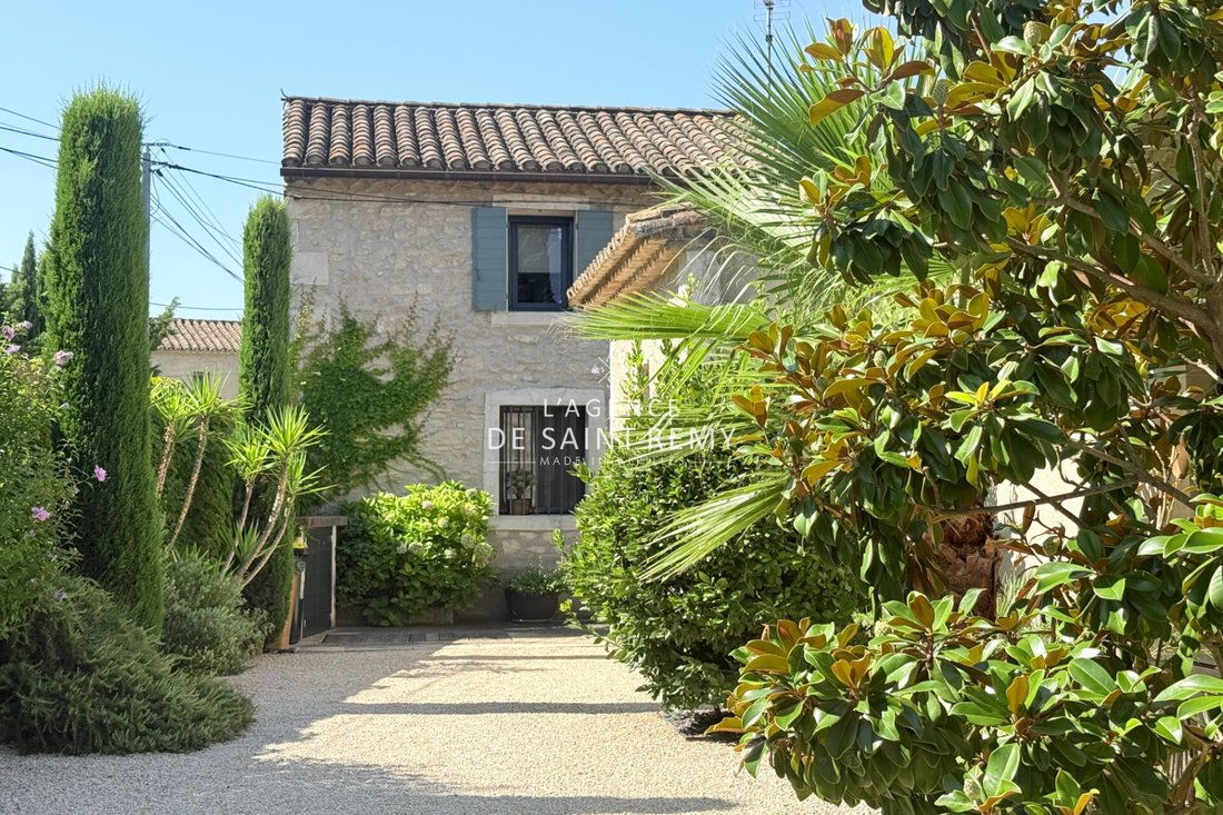 Villa in Saint-Rémy-de-Provence, Provence-Alpes-Côte d'Azur, France 2 - 17509062