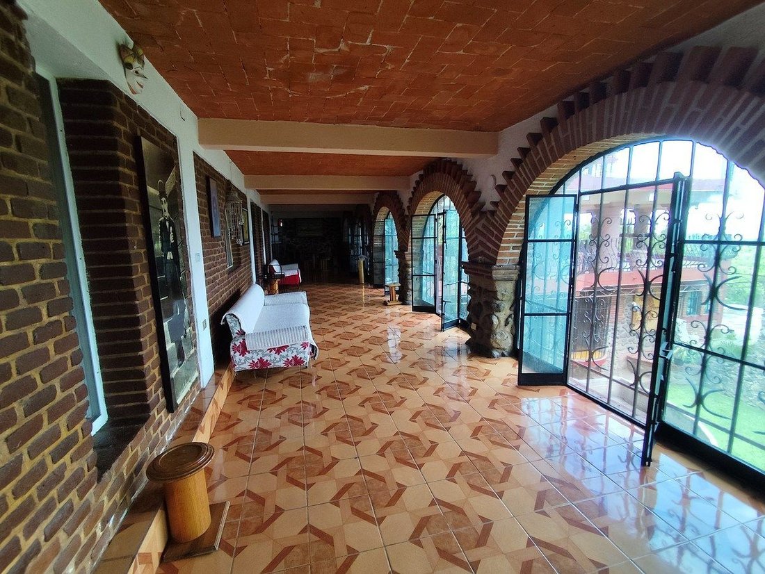 House in Lomas de Cocoyoc, Morelos, Mexico 2 - 18553235