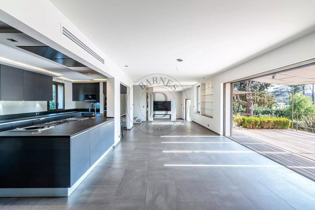 Villa in Mougins, Provence-Alpes-Côte d'Azur, France 3 - 17039104