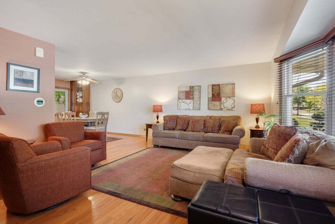 House in Elk Grove Village, Illinois, United States 3 - 18548745