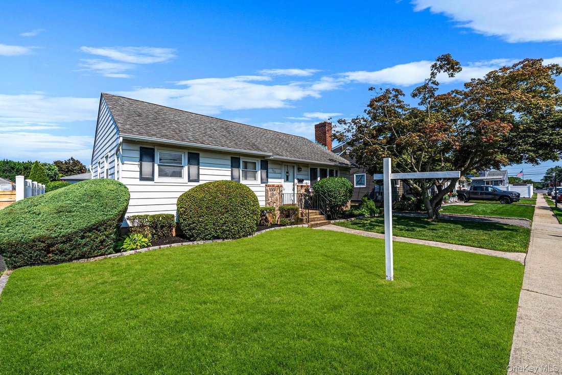 House in Bethpage, New York, United States 2 - 18553068