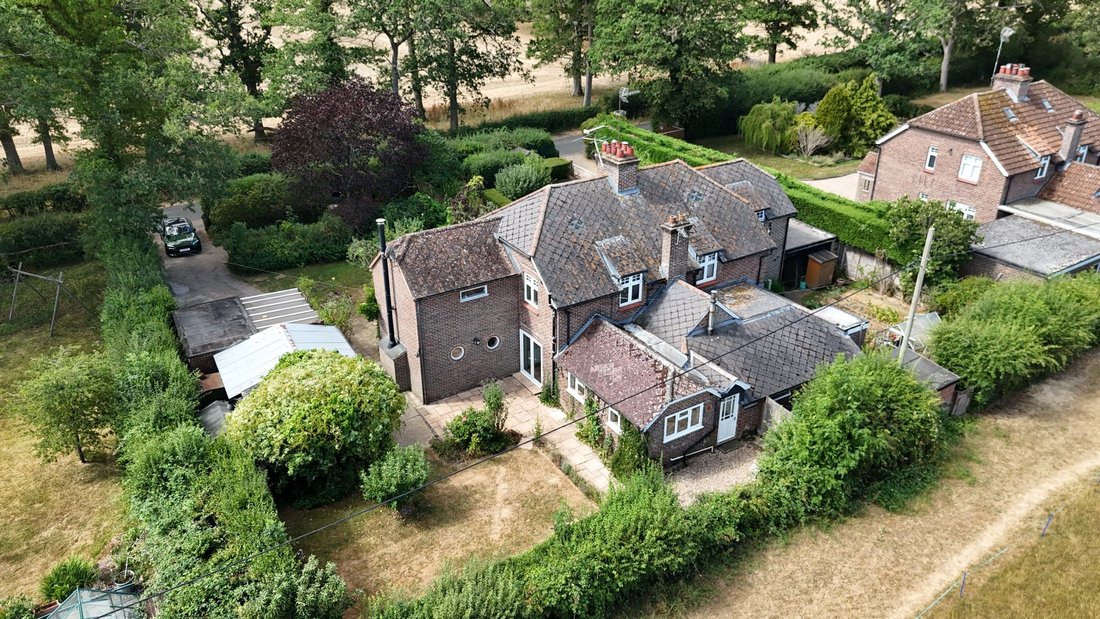 House in Coolham, England 2 - 18553029
