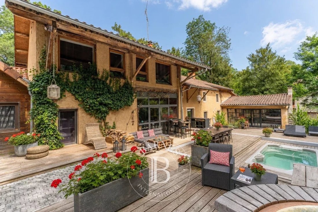 Farm Ranch in Montcarra, Auvergne-Rhône-Alpes, France 1 - 18549371