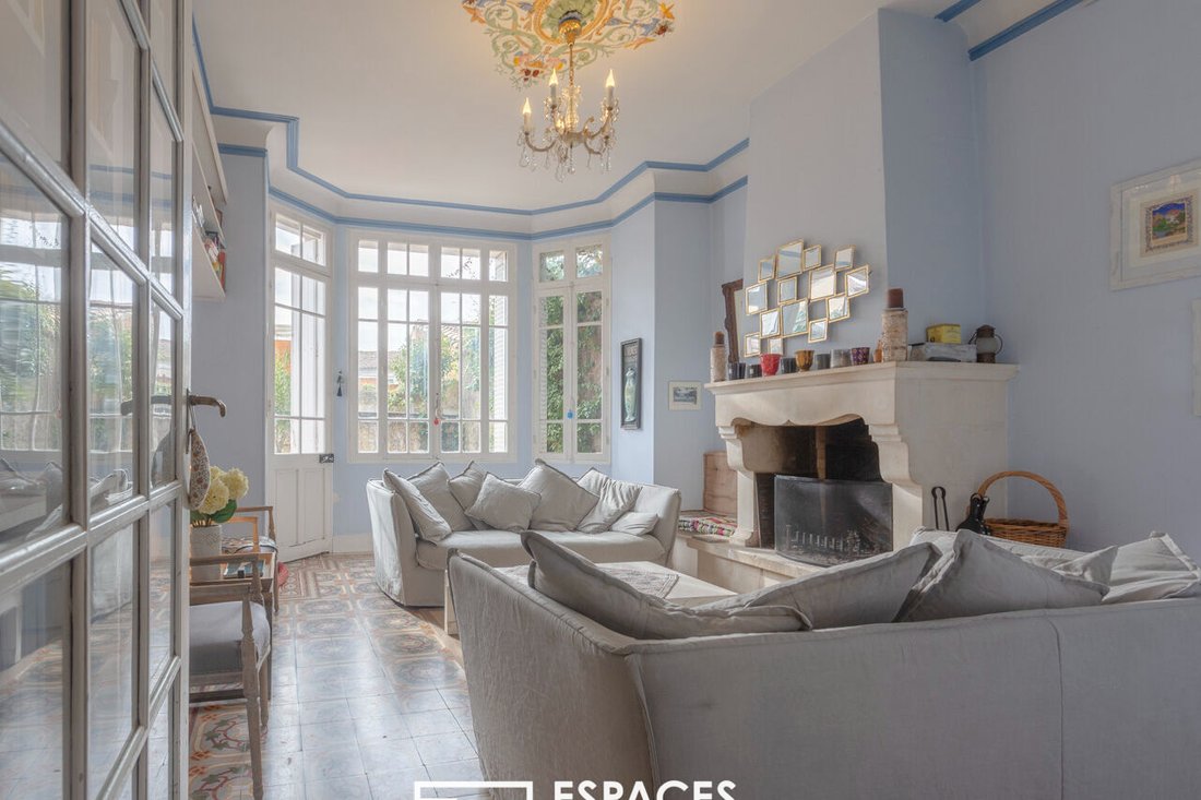 Villa in Uzès, Occitania, France 1 - 18486993