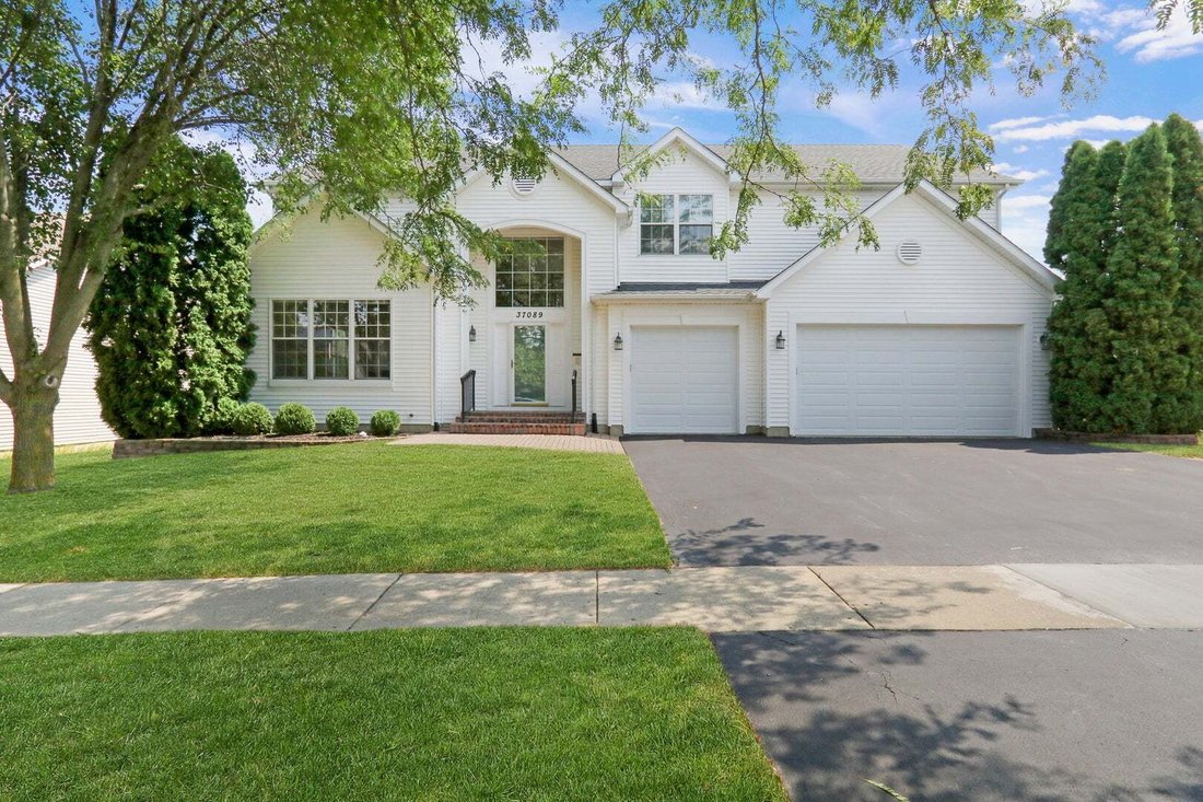 House in Lindenhurst, Illinois, United States 3 - 18552659