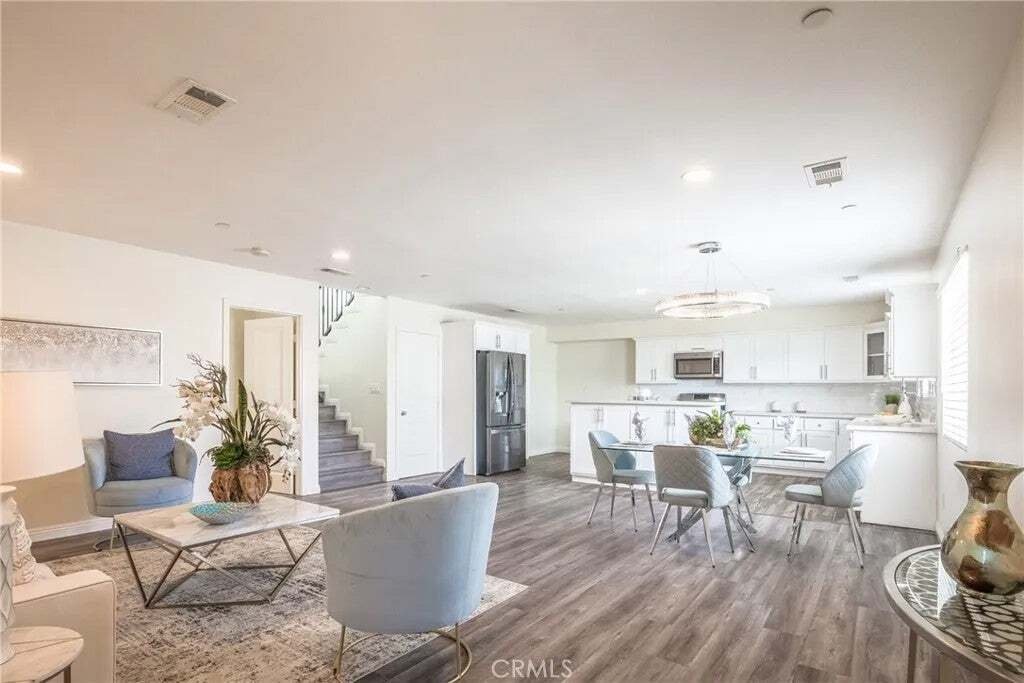 Los Angeles, California, United States 1 - 18552538
