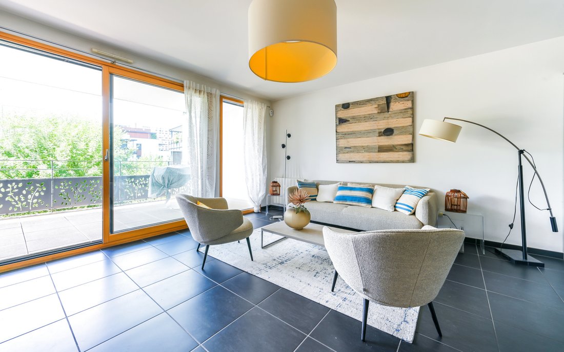 Apartment in Champvert-Point du Jour-Saint Irénée, Lyon 5e Arrondissement, Lyon 3 - 18548633