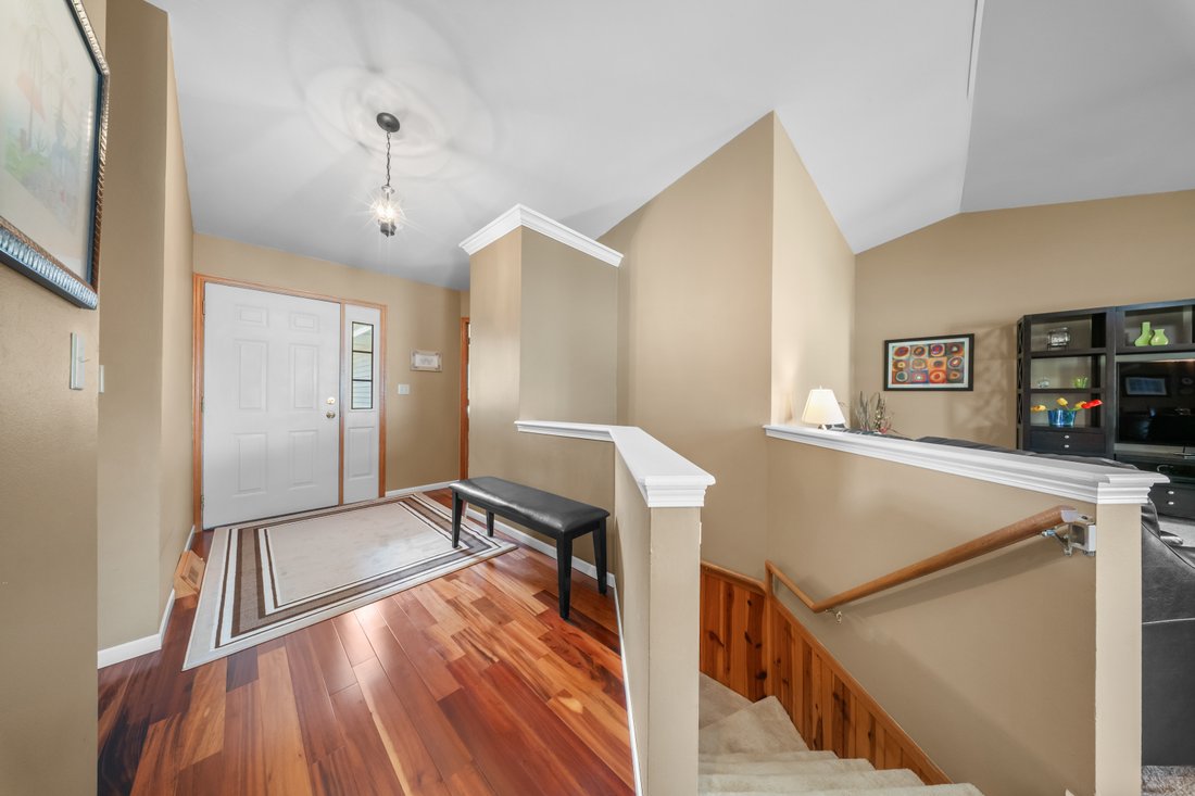 House in Waukesha, Wisconsin, United States 3 - 18550622
