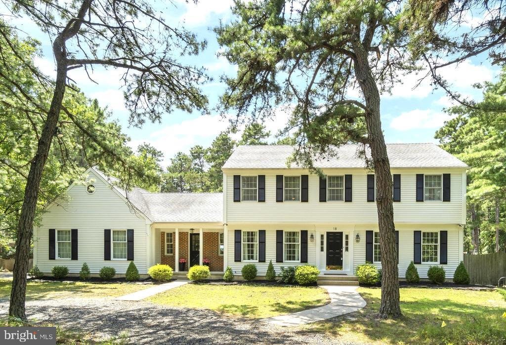 House in Medford Lakes, New Jersey, United States 1 - 18545423
