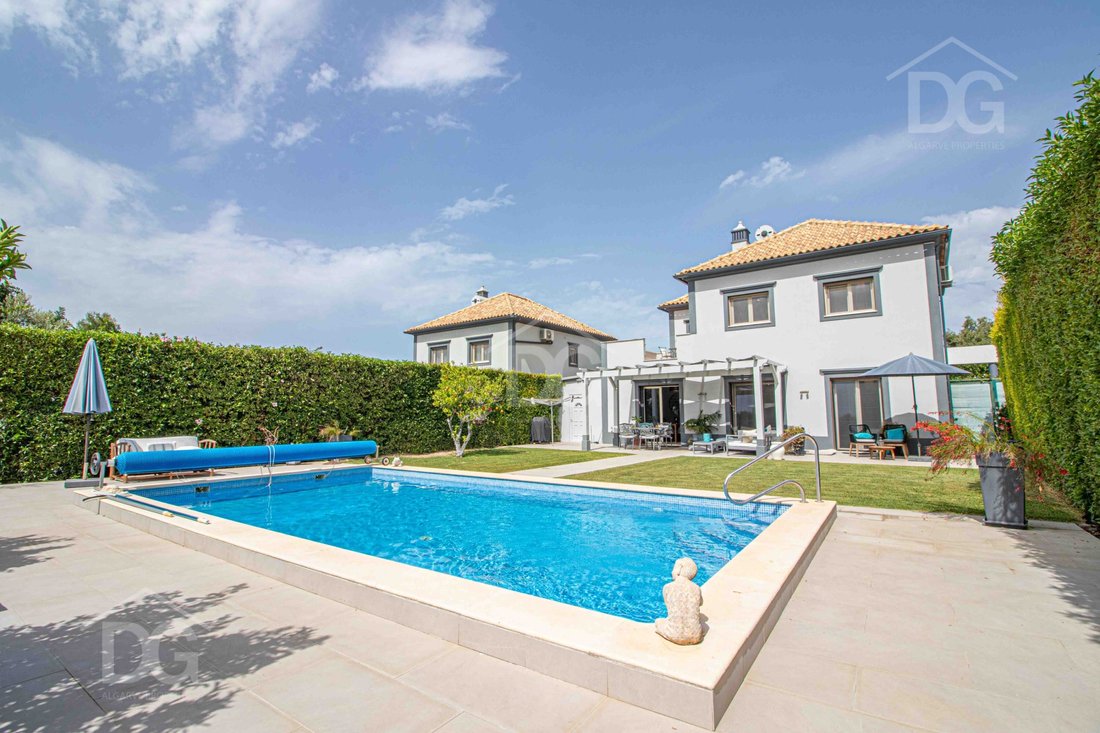 Villa in Loule (Sao Clemente), Algarve, Portugal 1 - 18549992