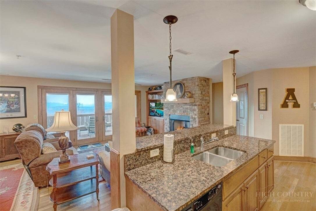 Condo in Banner Elk, North Carolina, United States 3 - 18551073