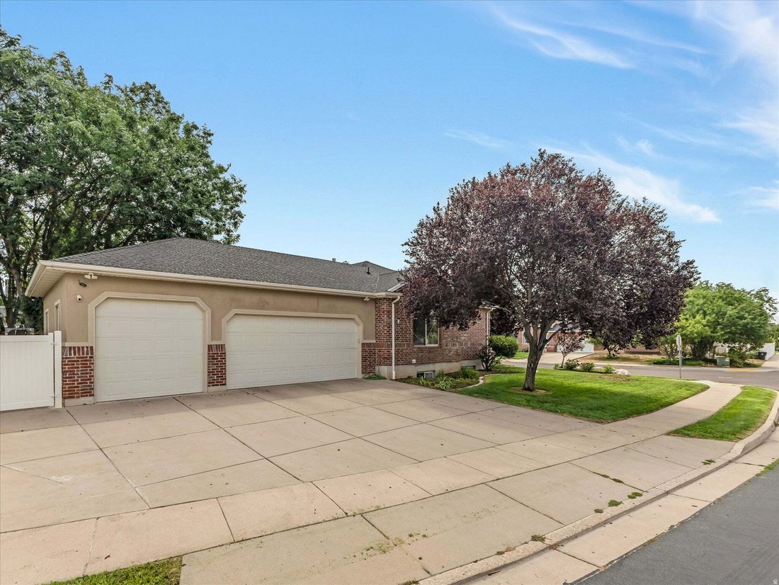 House in Syracuse, Utah, United States 5 - 18551469