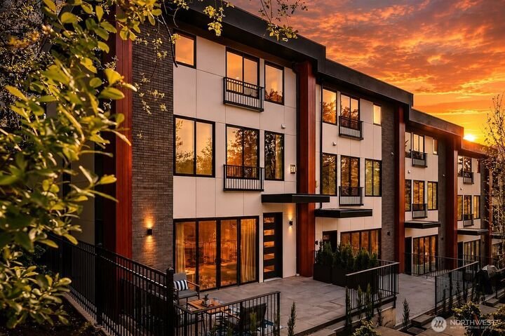 Townhouse in Bellevue, Washington, United States 1 - 18554282