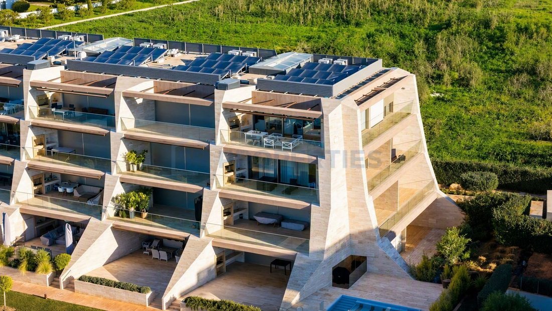Apartment in Vilamoura, Quarteira, Algarve 1 - 18438427