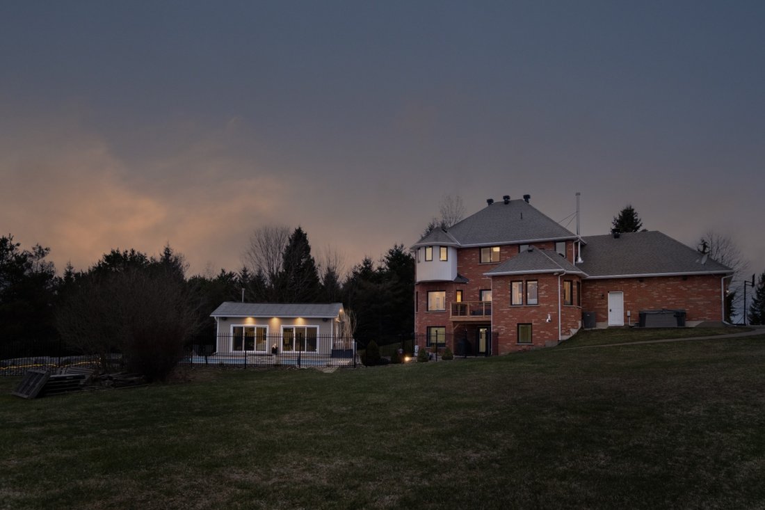 House in Erin, Ontario, Canada 4 - 18554038