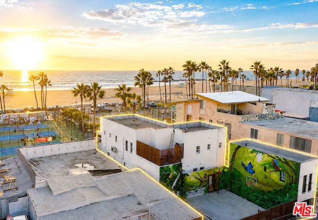 House in Los Angeles, California, United States 1 - 18551029