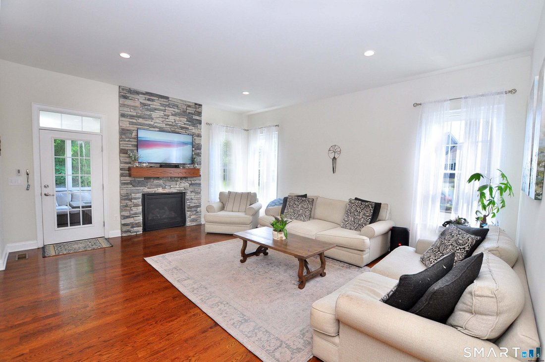 Condo in Beacon Falls, Connecticut, United States 5 - 18551346