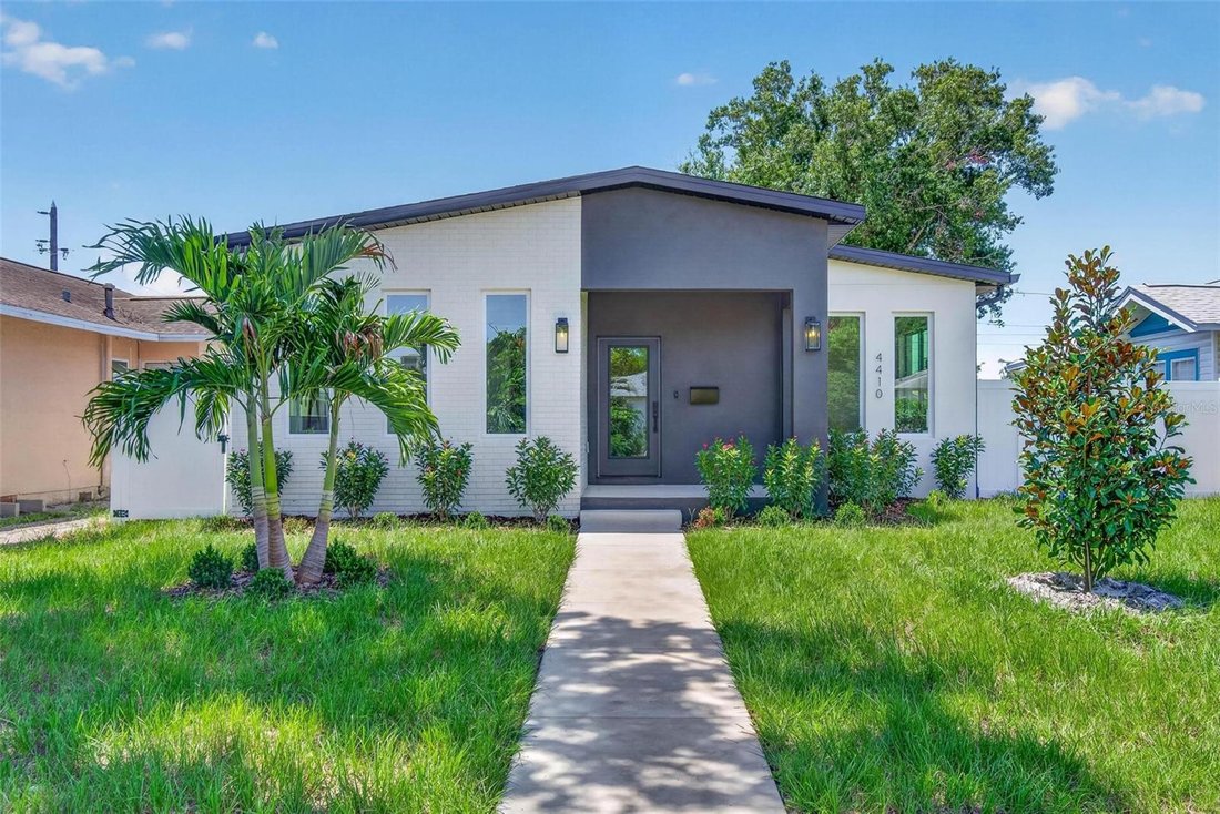 House in St. Petersburg, Florida, United States 1 - 18551484