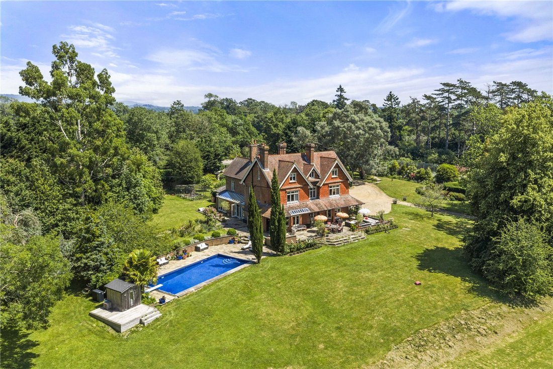 House in Cranleigh, England 1 - 18549259
