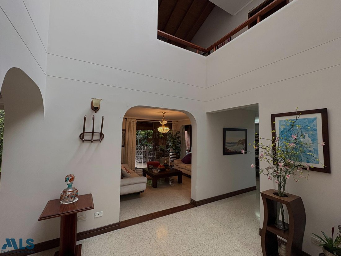 House in Medellín, Antioquia, Colombia 4 - 18549172