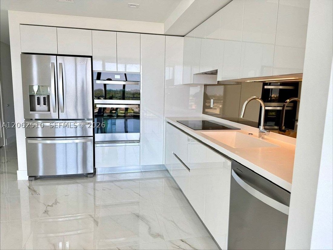 Condo in Hallandale Beach, Florida, United States 4 - 18551942