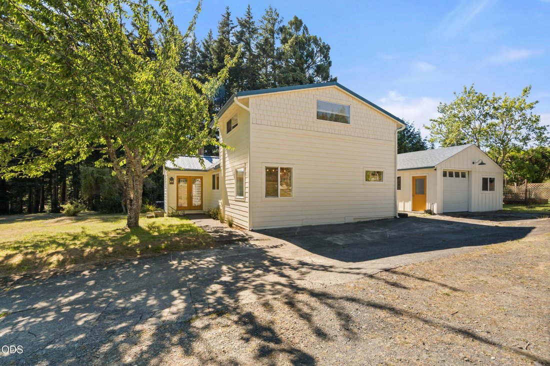 House in Port Orford, Oregon, United States 1 - 18551407
