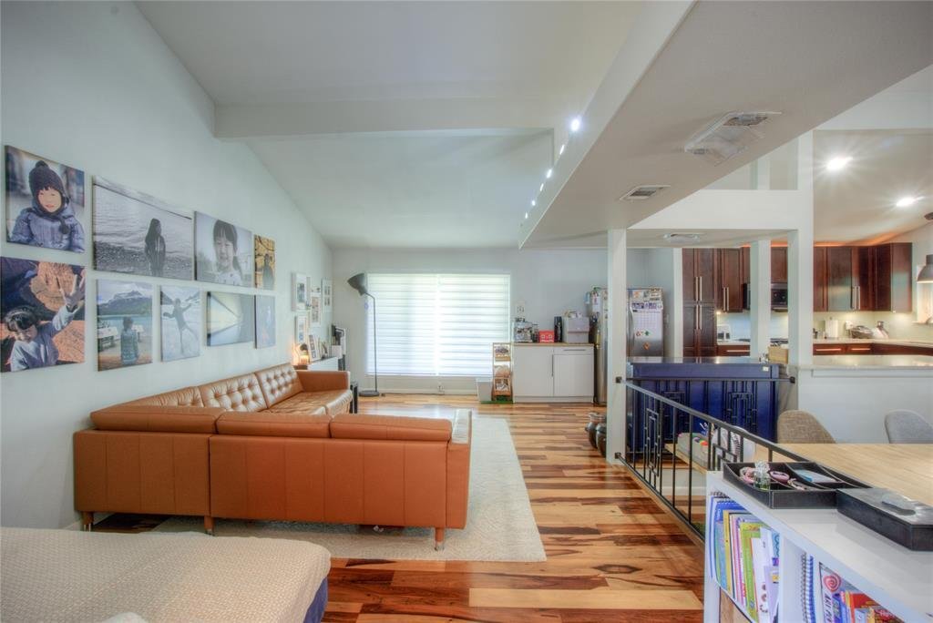 House in Farmers Branch, Texas, United States 4 - 18548863